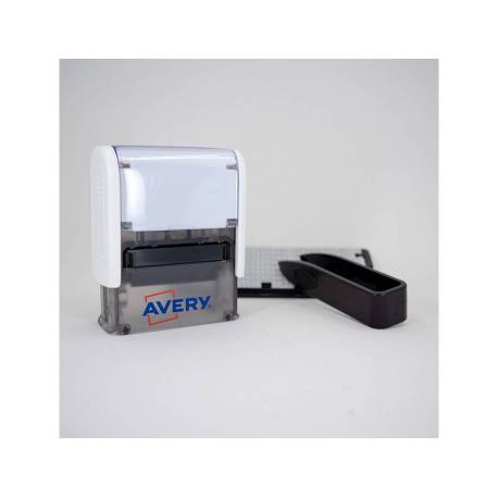 SELLO MARCA AVERY ESPECIAL TEJIDOS PERSONALIZABLE 3 LINEAS 288 CARACTERES CON PINZA Y TIRA TERMOADHESIVA LAVABLE NEGRO